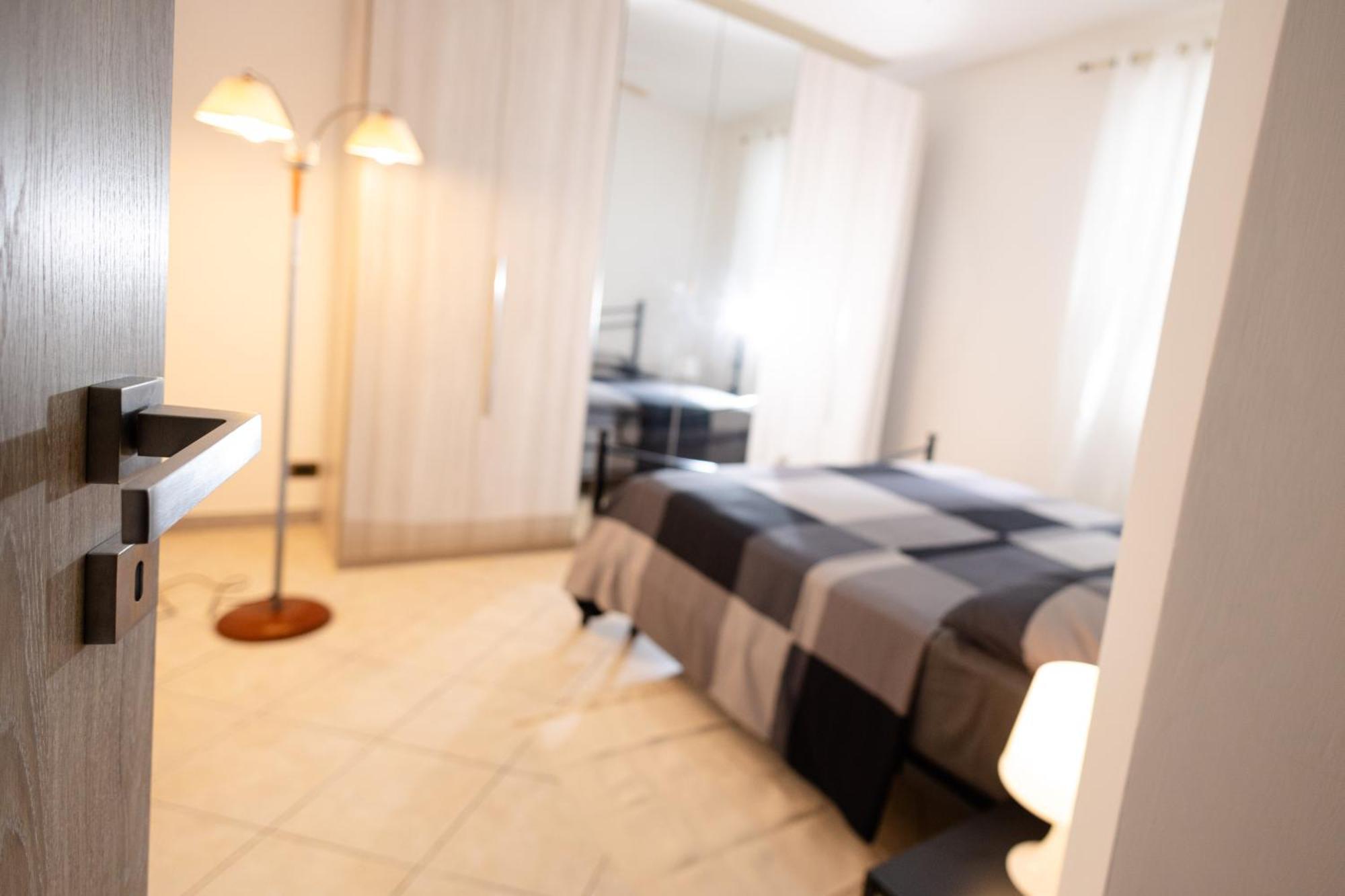 Delightful Apartment Close To The Center Lido di Ostia Bagian luar foto