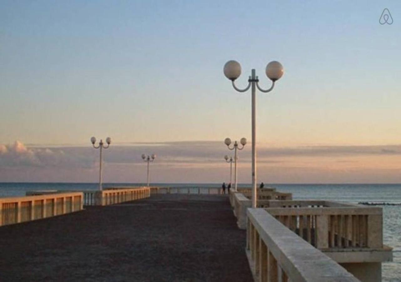 Delightful Apartment Close To The Center Lido di Ostia Bagian luar foto