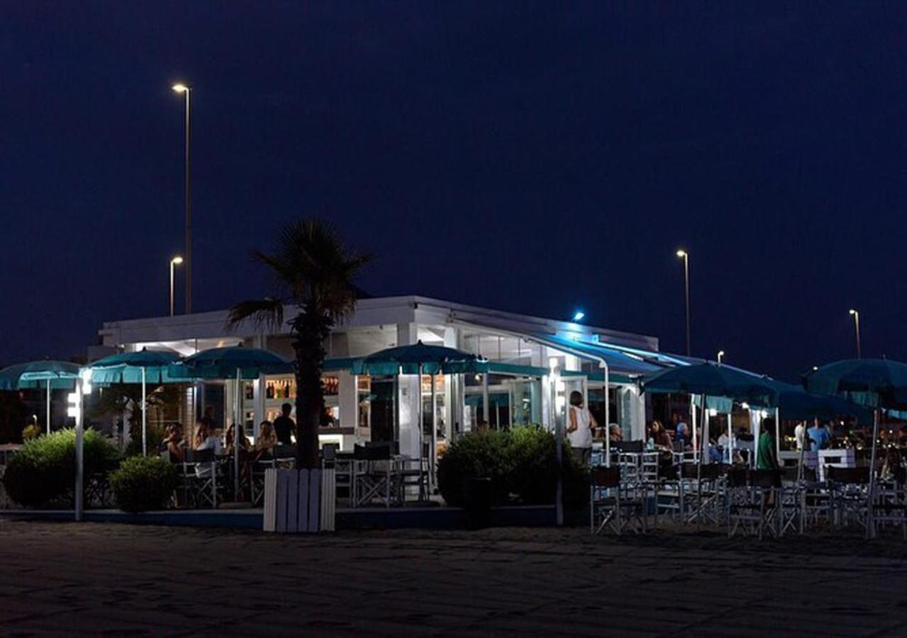 Delightful Apartment Close To The Center Lido di Ostia Bagian luar foto