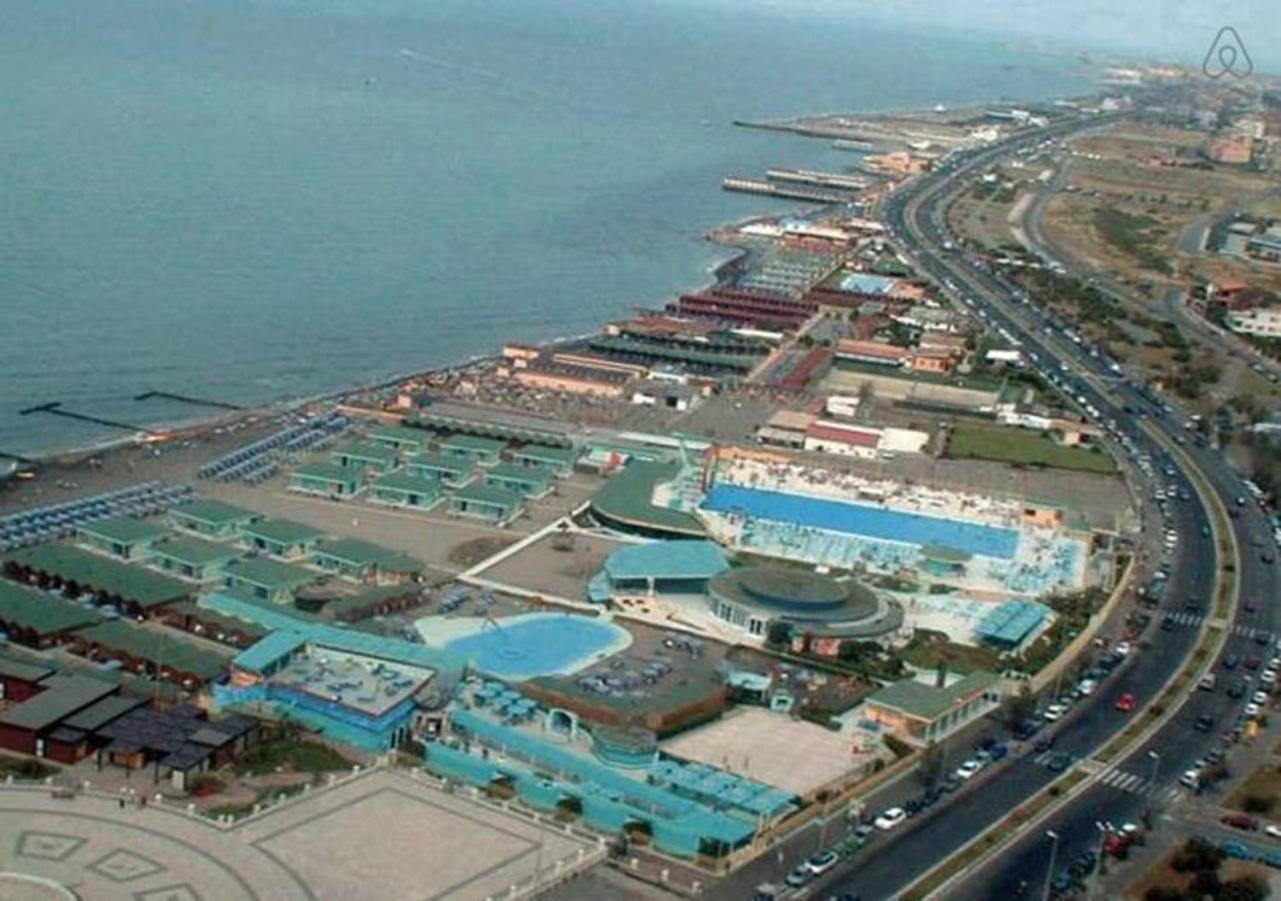 Delightful Apartment Close To The Center Lido di Ostia Bagian luar foto